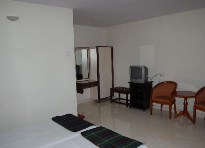 Hotel Maya Deluxe Хайдарабад Экстерьер фото
